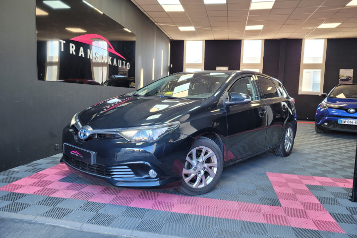 TOYOTA AURIS