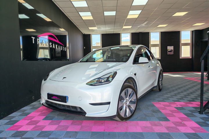TESLA MODEL Y