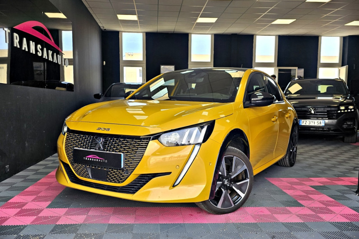 PEUGEOT 208
