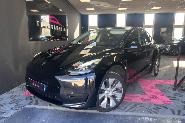TESLA MODEL Y